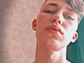 Watch PeterLegend live on cam on XLoveCam