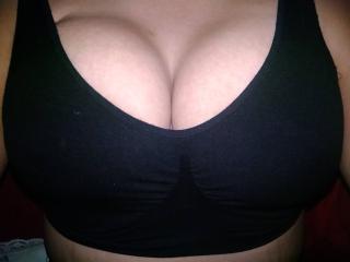 YoselBigTits Image Gallery