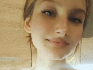SonyaNya Blowjob XXX Cams - Photo 8/8