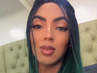 TanedraCollins live cam model at XLoveCam