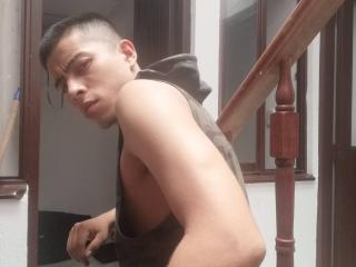 Monti69 live cam model at XLoveCam