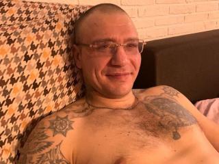 EbarbiJoe live cam model at XLoveCam