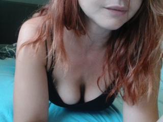 Webcam model LilouLove from XLoveCam