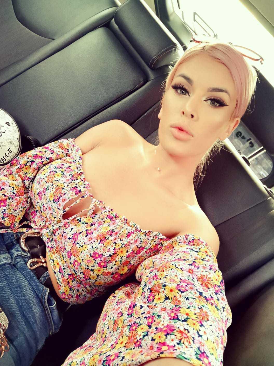 Sexy photos and videos of AshleyNicolle 