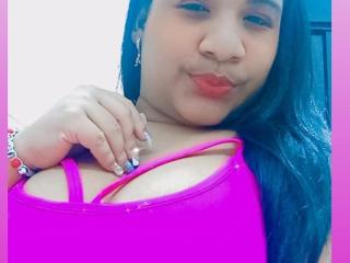 Webcam model LunaHoth from XLoveCam
