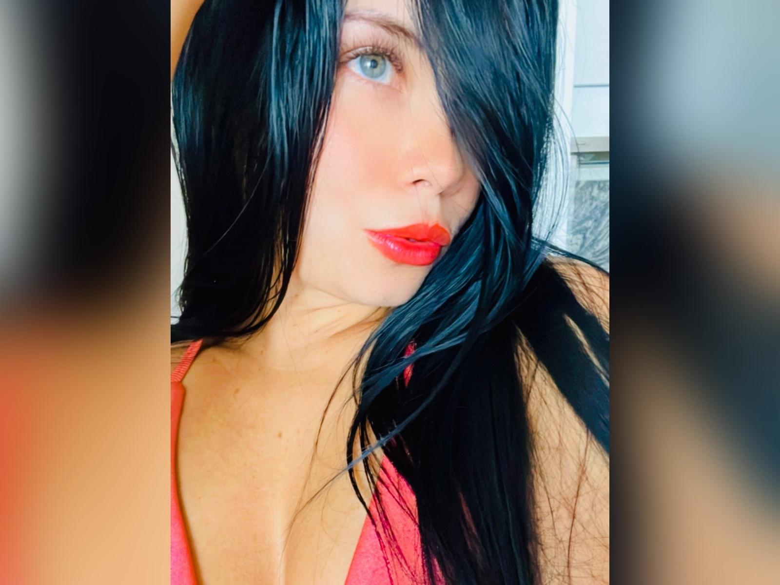 BelleTrix — live cam photo 2