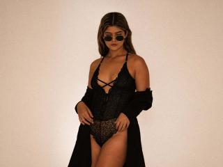 ScarlettZhen Blowjob XXX Cams - Photo 78/1235
