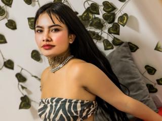 AdelineGoddess Webcam Porno Live - Photo 12/17