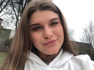 SweetSadie Blowjob XXX Cams - Photo 5/13