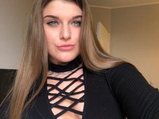 SweetSadie Blowjob XXX Cams - Photo 6/13