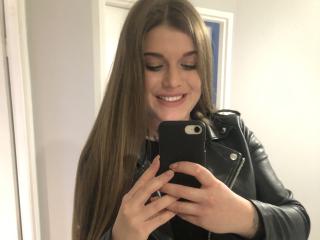 SweetSadie Blowjob XXX Cams - Photo 9/13