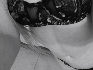 ScarletBeautty Blowjob XXX Cams - Photo 11/18