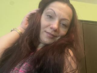 Webcam model AamyBeatrice from XLoveCam