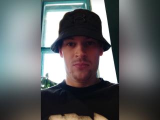 Watch JonnyXTower live on cam on XLoveCam