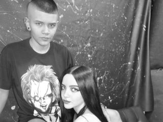 EmilyAndSam Boobs Liveshow - Photo 21/21