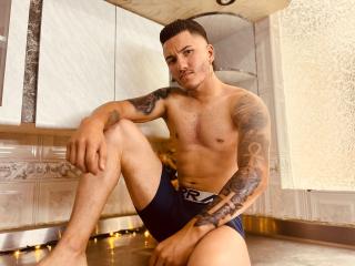 AlessioAngelis live cam model at XLoveCam