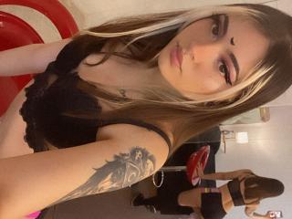 SumerHolland Blowjob XXX Cams - Photo 15/19