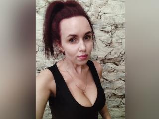 Watch  AllureGolden live on XLoveCam