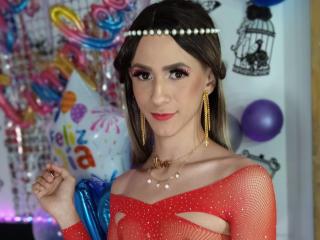 Watch  SthepaniHot live on XLoveCam