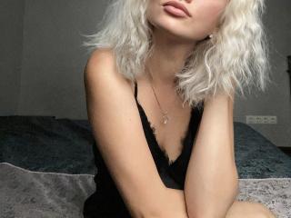 SashaSi Blowjob XXX Cams - Photo 4/10