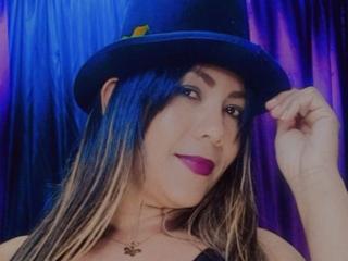 AmbarNaughty live cam model at XLoveCam