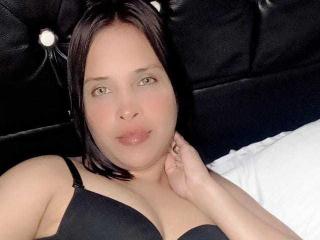 Watch  ValerieCreed live on cam at XLoveCam