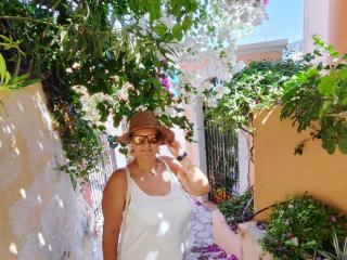 Photo of CurvySweetGirl