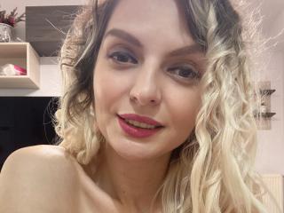 DouceAmelia Amateur Live Cam - Photo 1049/1583