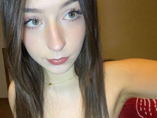 Watch  LeahCute live on cam at XLoveCam