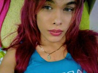 LaddyMorningstar live cam model at XLoveCam