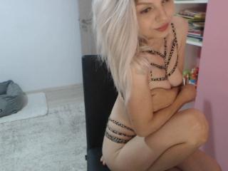 DouceAmelia Amateur Live Cam - Photo 1121/1583