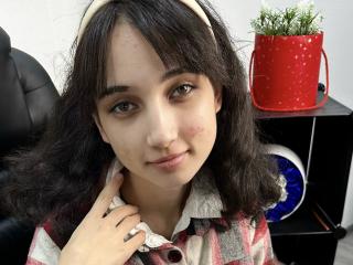 Watch  Gladdi live on XLoveCam