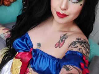 SusanTattooss Blowjob XXX Cams - Photo 19/22