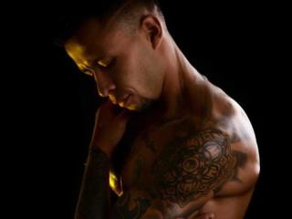 Watch Sebastiano69 live on cam at XLoveCam