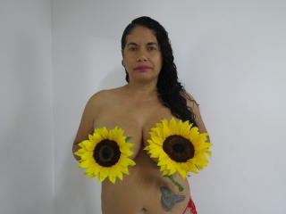 AngelinaJones Webcam Porno Live - Photo 19/68