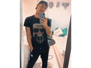 Jaden69 live cam model at XLoveCam