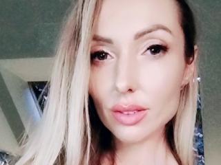 SexyEmila live cam model at XLoveCam