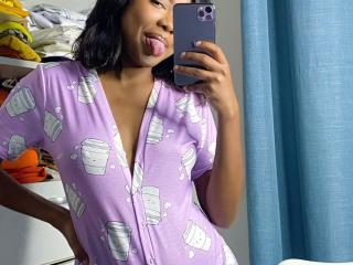 BabeHottie69 live cam model at XLoveCam