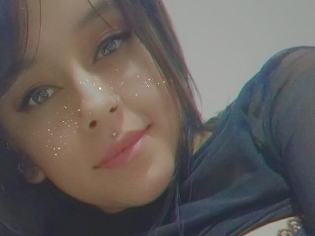 DaisyFx — live cam photo 5