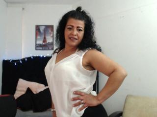 Watch  MatureYeral live on XLoveCam