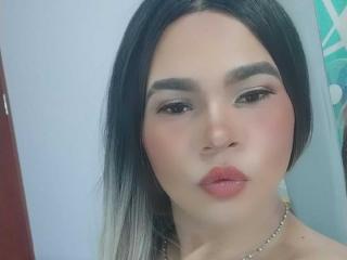 SweetKarens live cam model at XLoveCam