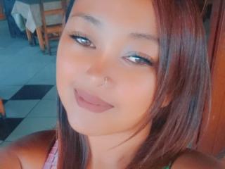 BelleMinou69 live cam model at XLoveCam