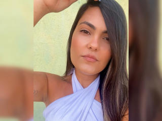 BrunaLaboure69 live cam model at XLoveCam