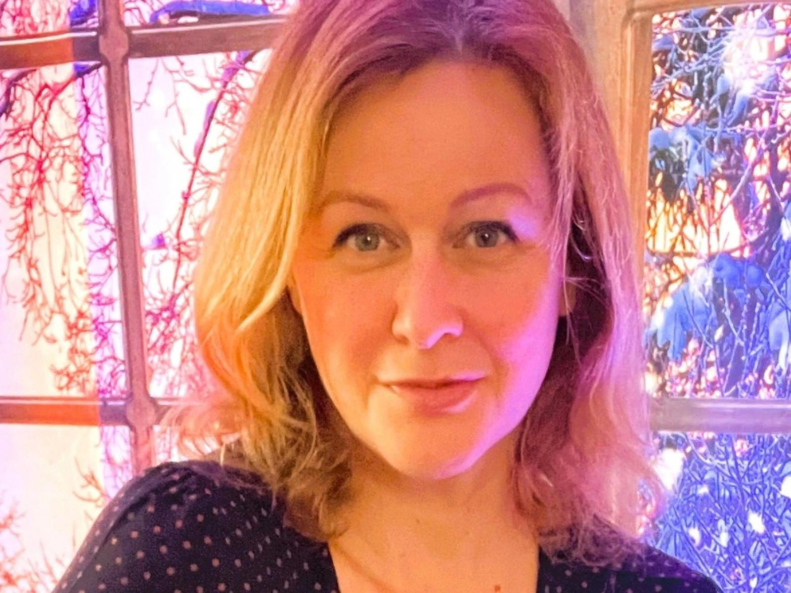 MarleneBloem lays back a sultry gaze