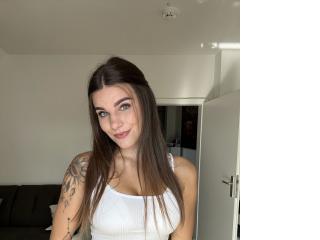 MinaHellmeier-hot live cam model at XLoveCam