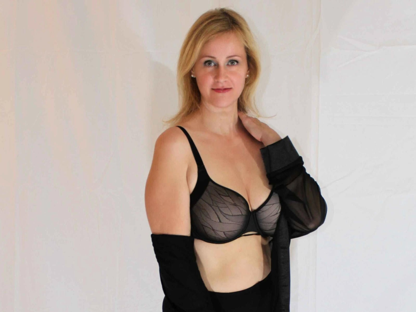 Marlene Bloem enchantingMarlene Bloem mesmerizing