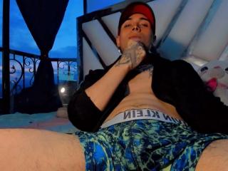 Watch  JaredHott live on cam at XLoveCam