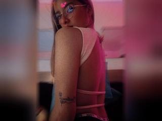 XimenaGarcia live cam model at XLoveCam
