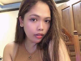 Watch  EvaBuntog live on cam at XLoveCam