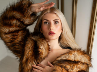 ScarlettAmazing Blowjob XXX Cams - Photo 9/9